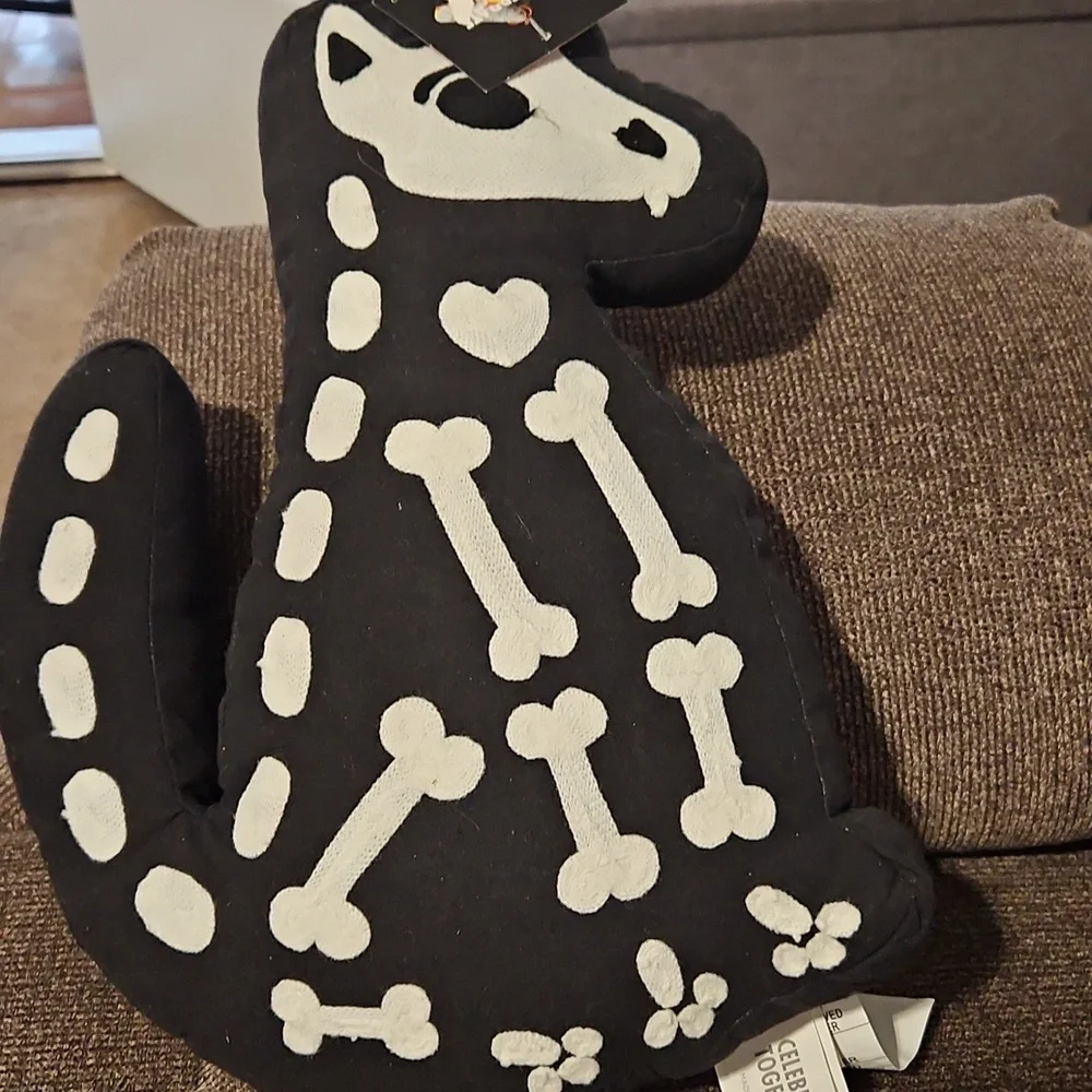 NWT 3 Pc Halloween Skeleton and Ghost Pillow Set